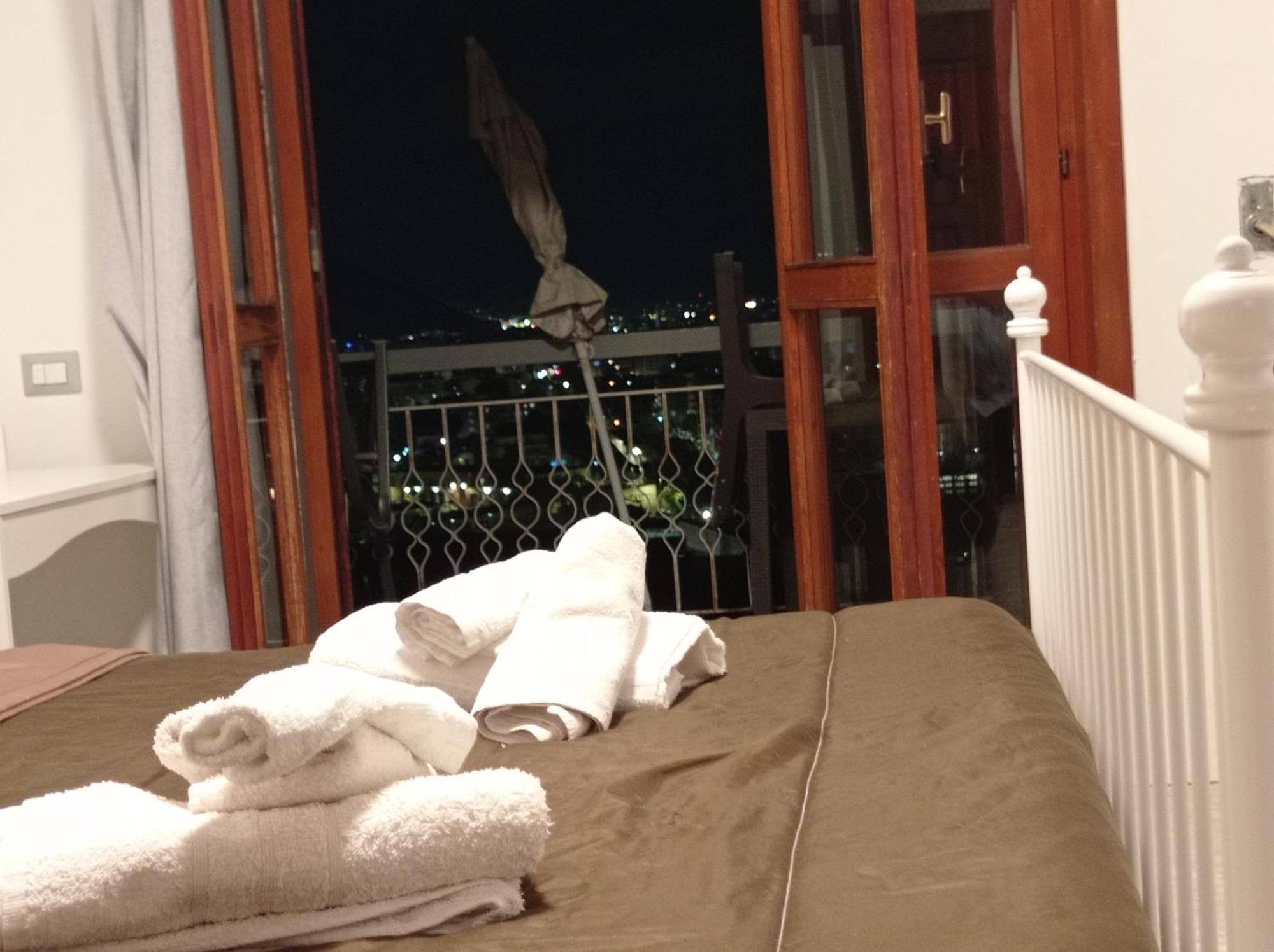 Le Ginestre Bed & Breakfast Salerno Exterior photo